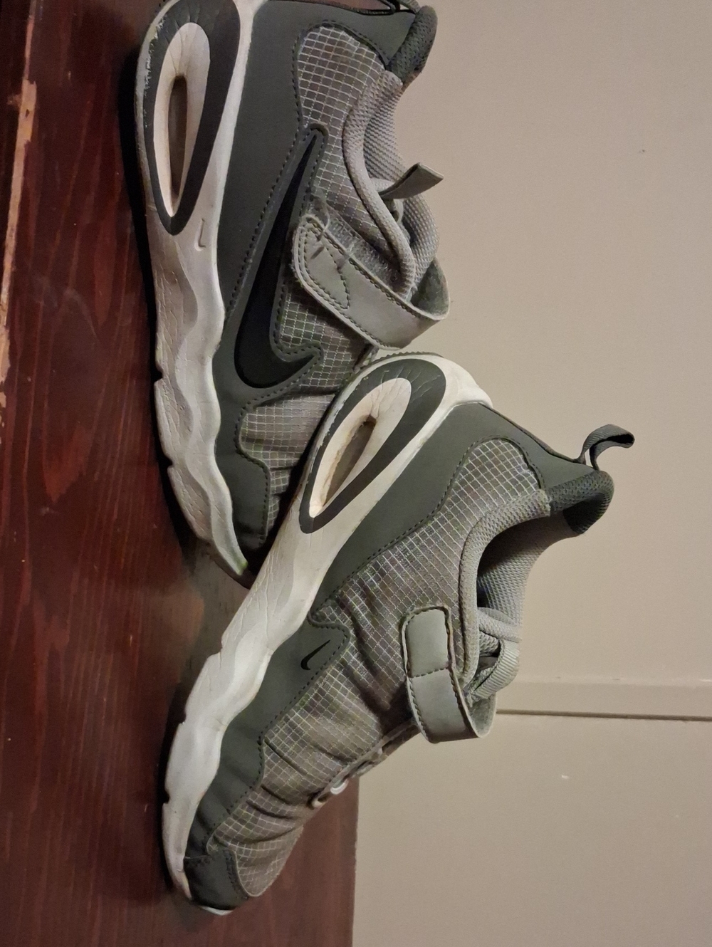 Boys Nike Shoes Size 2.5